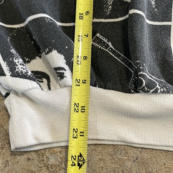 Liberty Flyer 80’s Vintage Elvis sweat shirt tagged medium made in USA 🇺🇸 - Picture 11 of 15